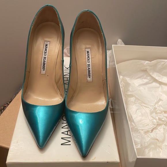 Manolo Blahnik - color is turquoise - - Picture 4 of 4